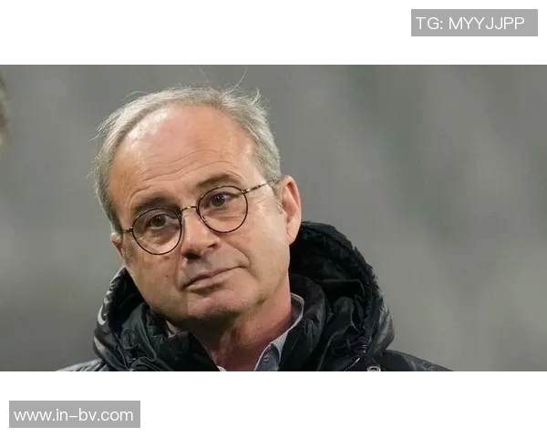 坎波斯荣获最佳足球管理者奖坚定信心带领巴黎迈向新征程 坎波斯荣获最佳足球管理者奖坚定信心带领巴黎迈向新征程